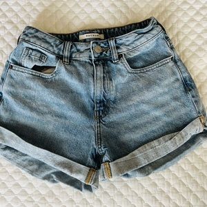 PAC Sun mom shorts size 24